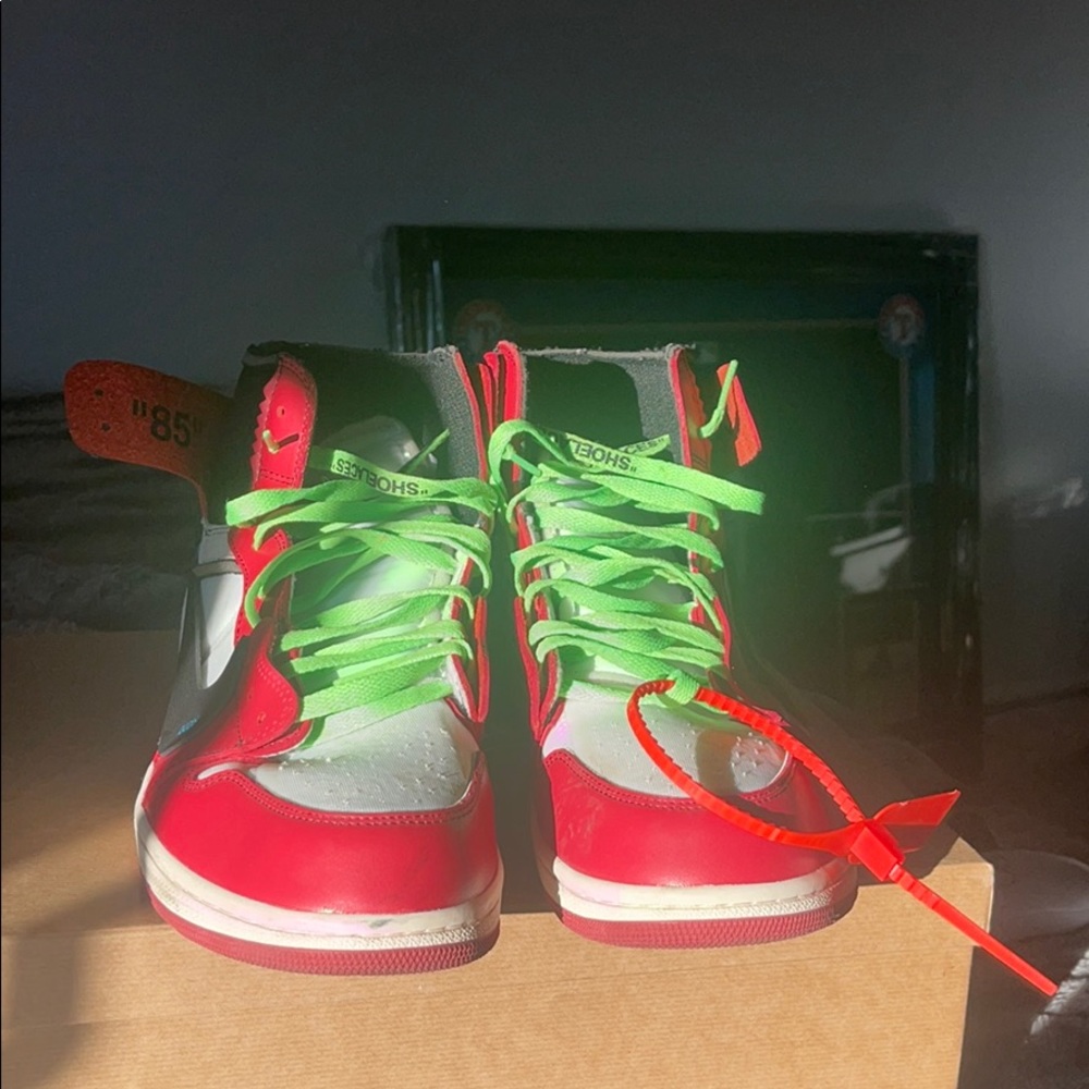 Jordan Chicago 1 off whites